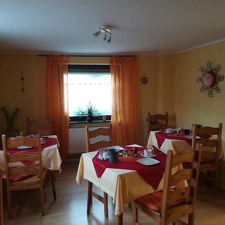 Gastehaus Am Fels Hotel Altenahr Kültér fotó