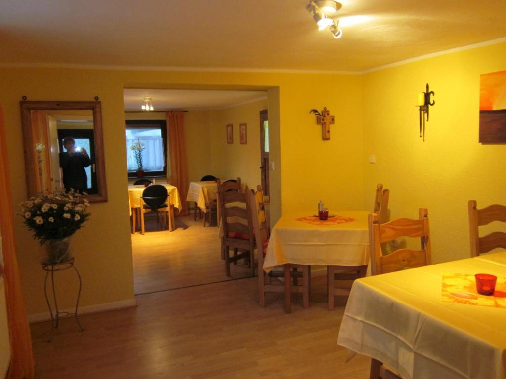 Gastehaus Am Fels Hotel Altenahr Kültér fotó