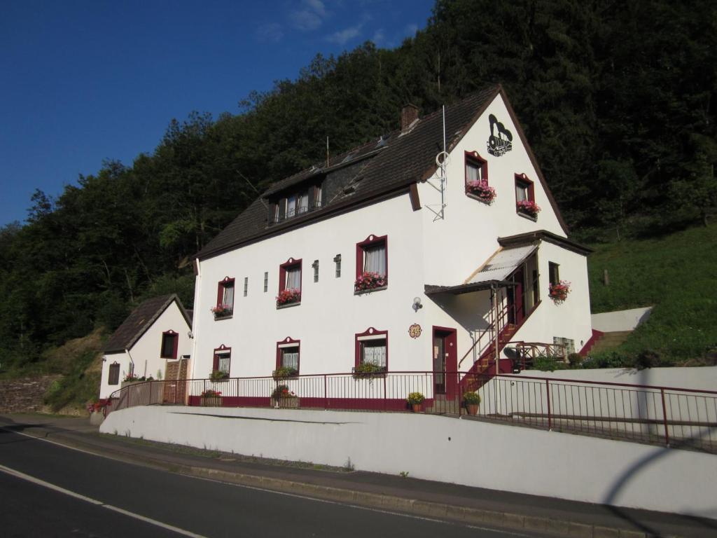 Gastehaus Am Fels Hotel Altenahr Kültér fotó
