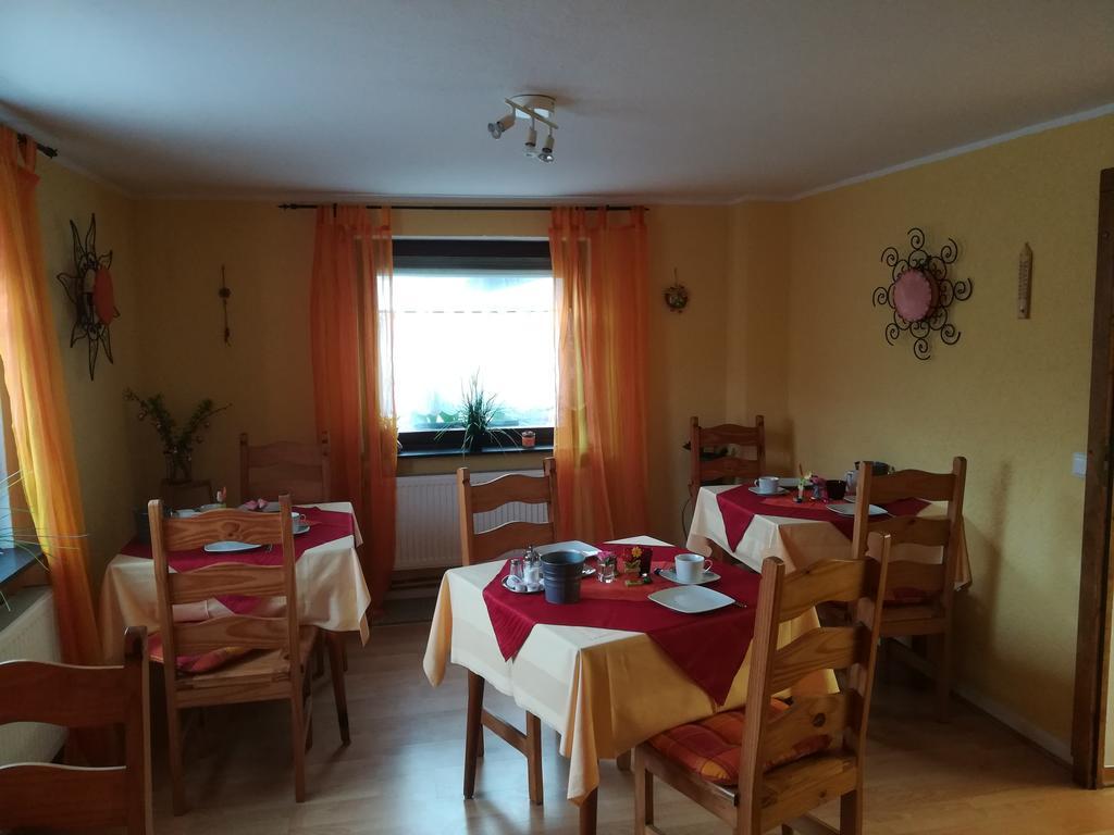 Gastehaus Am Fels Hotel Altenahr Kültér fotó